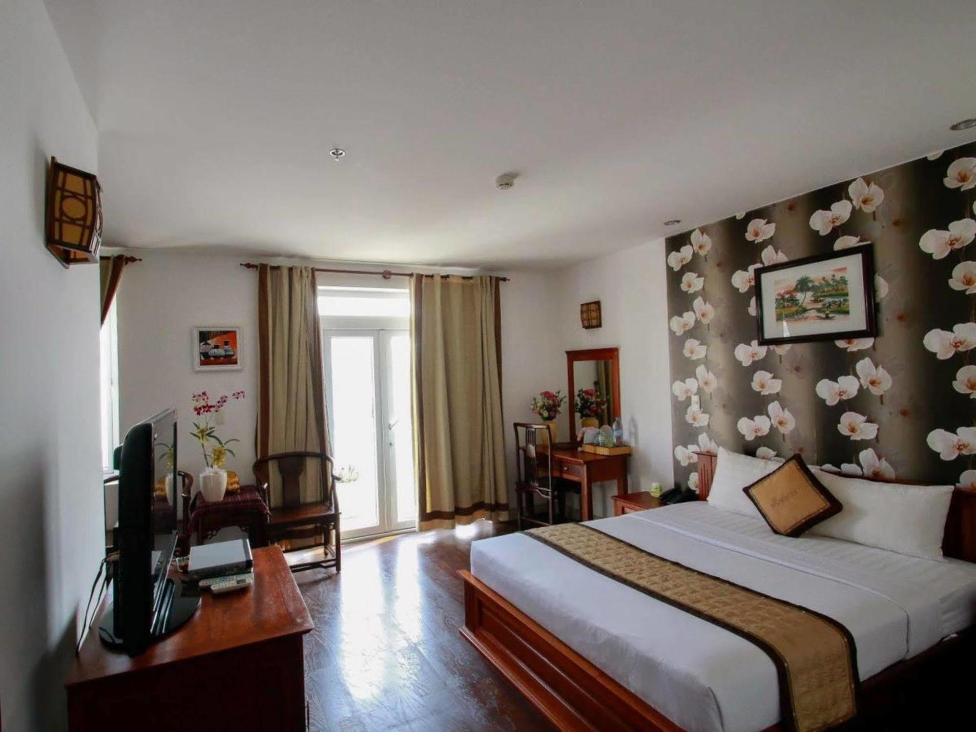 Golf Hotel Хошимин Экстерьер фото